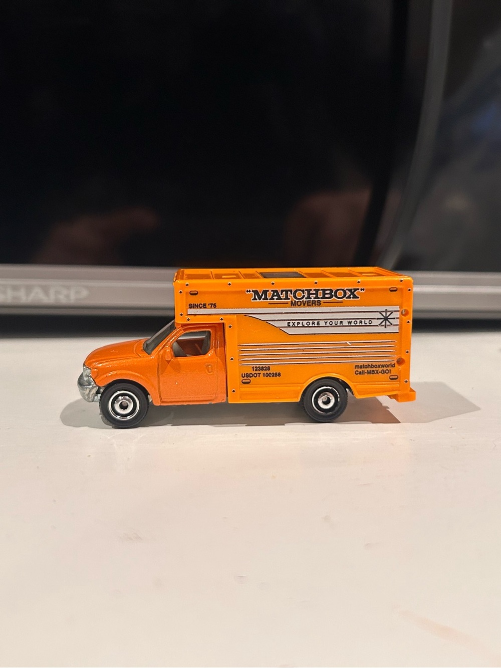 2008 matchbox moving truck